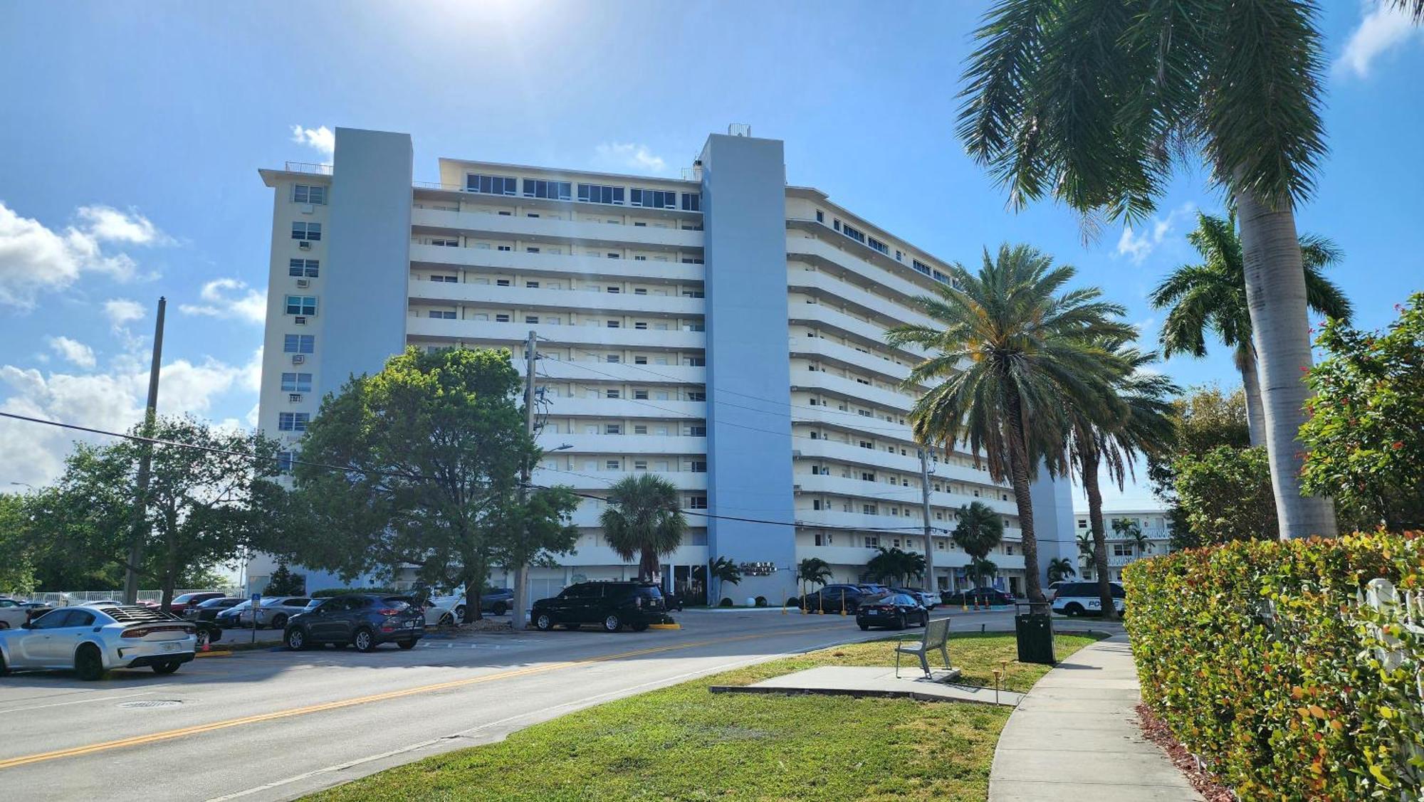 Bayfront Apartment Breathtaking Views- One Bedroom W Balcony- Living Room -Free Parking Miami Beach Exterior photo